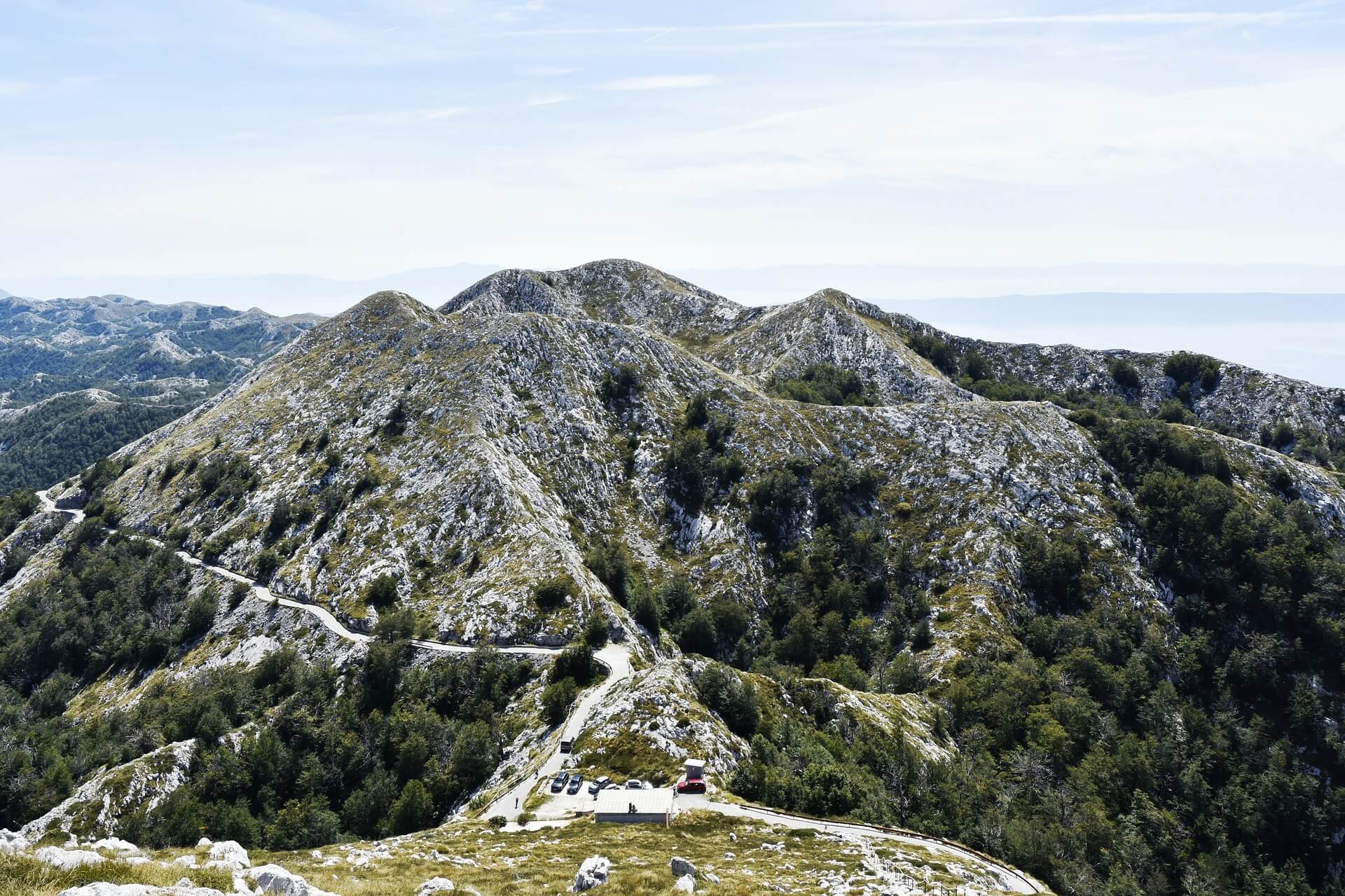 mountains-3770364_1920.jpg