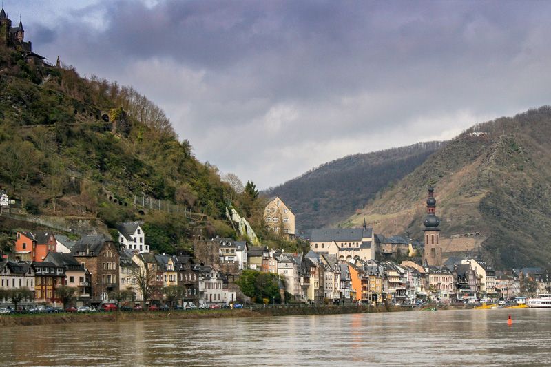 r-29-210503-TourdesMonatsJuni-Cochem_StMartinChurch.jpg